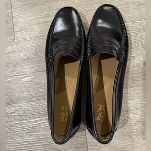 G.H. Bass & Co. Black Leather Women’s Loafers- Weejuns
